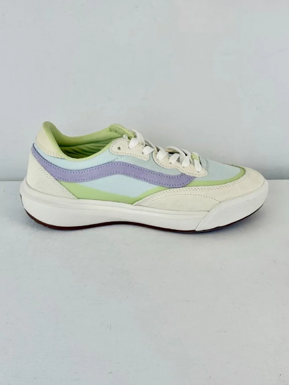 Men's 8 Women's 9.5 -VANS UltraRange 2.0 LimeLight Green Lightweight Sneaker
